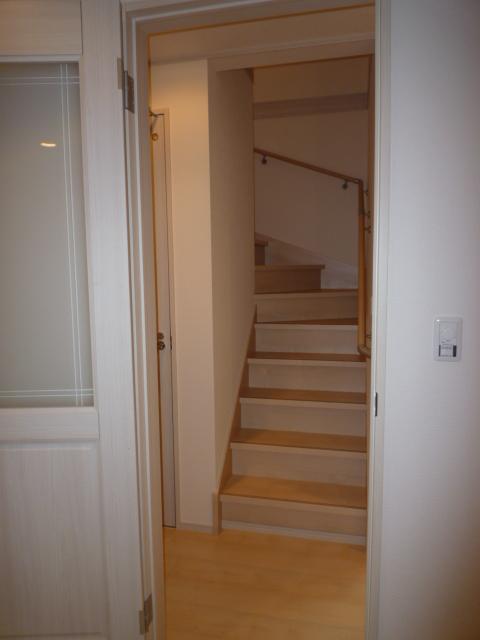 Other introspection. Staircase leading to the second floor