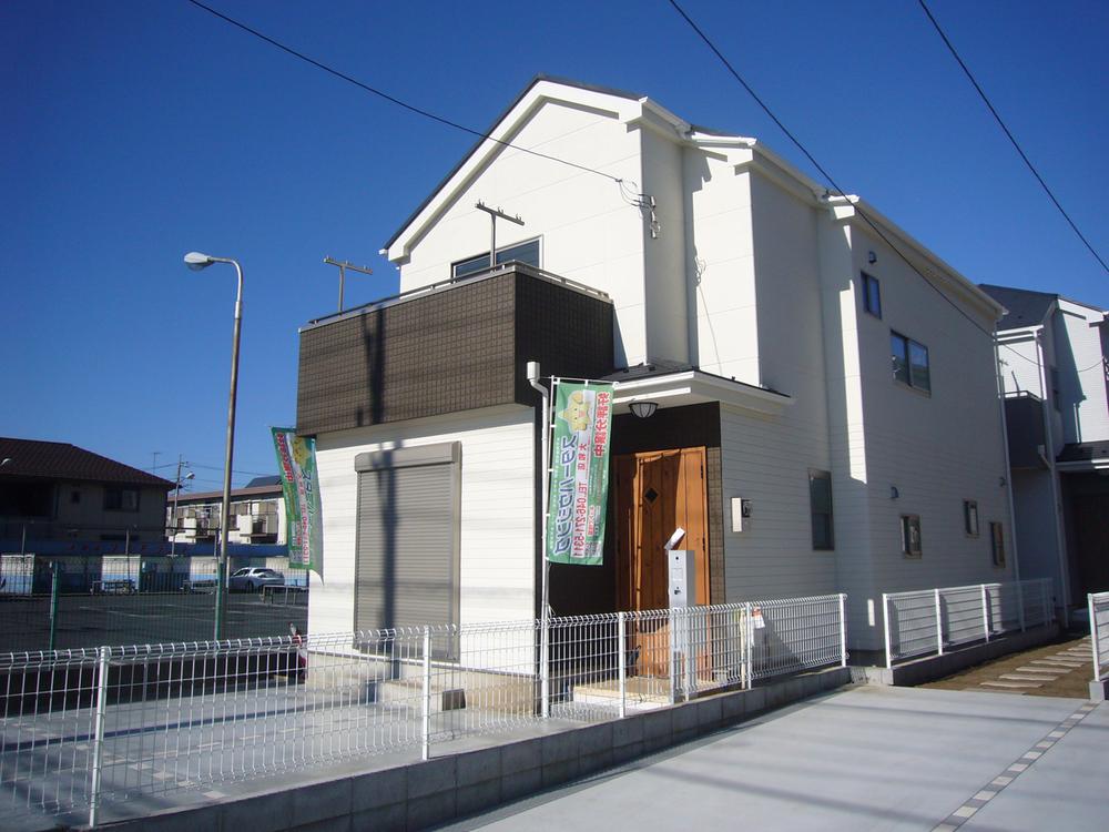 Local appearance photo. Local (11 May 2013) Shooting