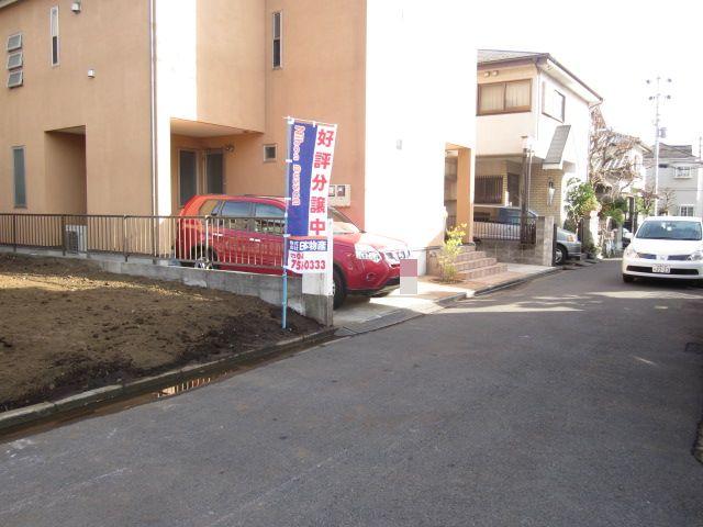 Local photos, including front road. Local (12 May 2013) Shooting