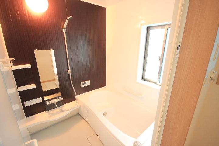 Bathroom. Building 2