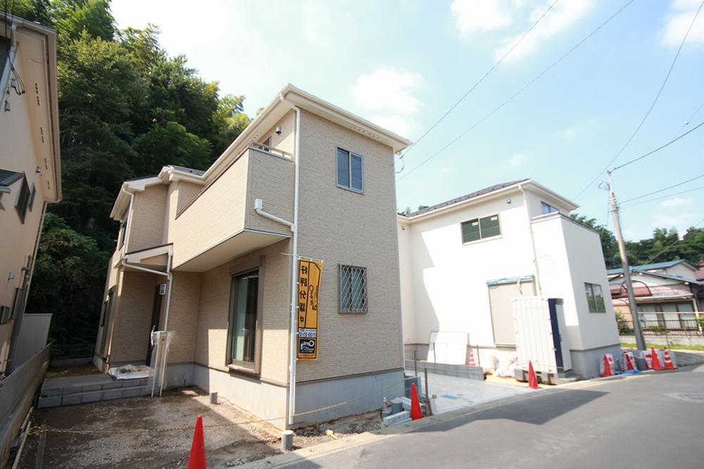 Local photos, including front road. Local (September 2013) Shooting