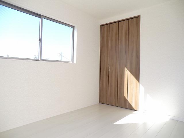 Non-living room. Building 2