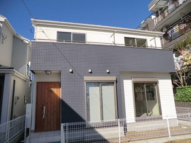 Local appearance photo. Building 3