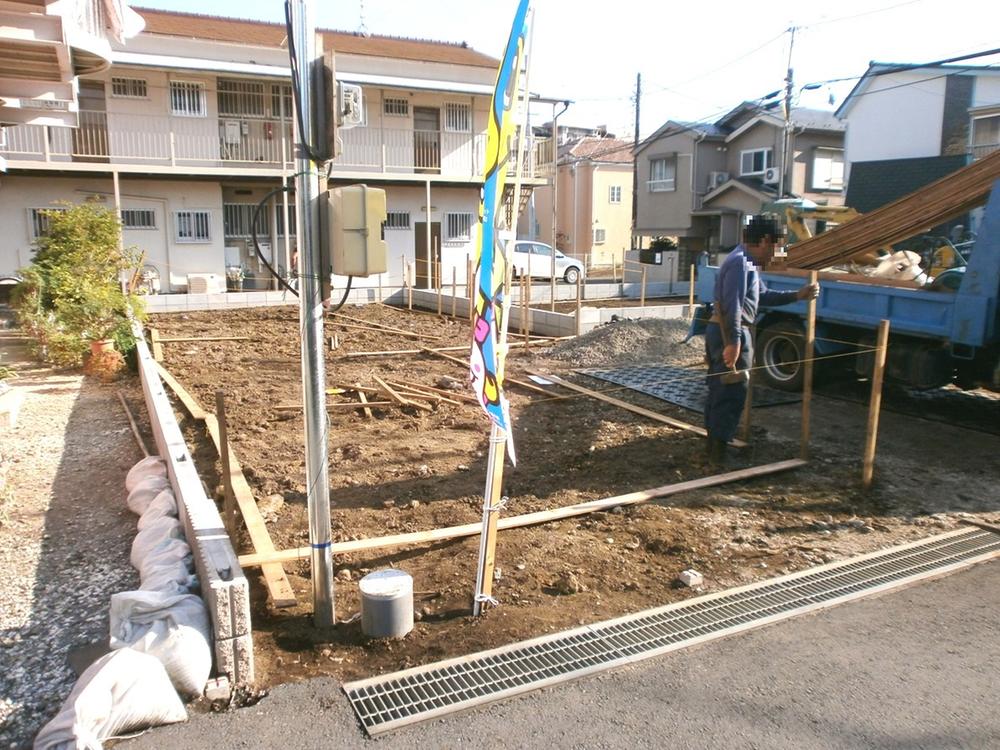 Local appearance photo. Local (11 May 2013) Shooting