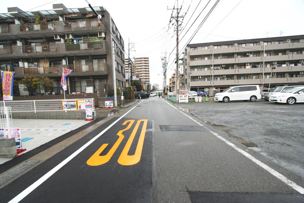 Local photos, including front road. Local (12 May 2013) Shooting