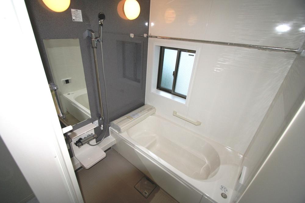 Bathroom. Local (12 May 2013) Shooting