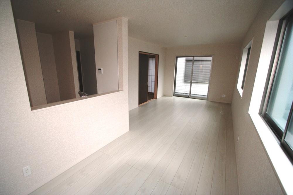 Living. Local (12 May 2013) Shooting