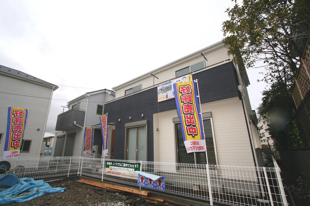 Local appearance photo. Local (12 May 2013) Shooting