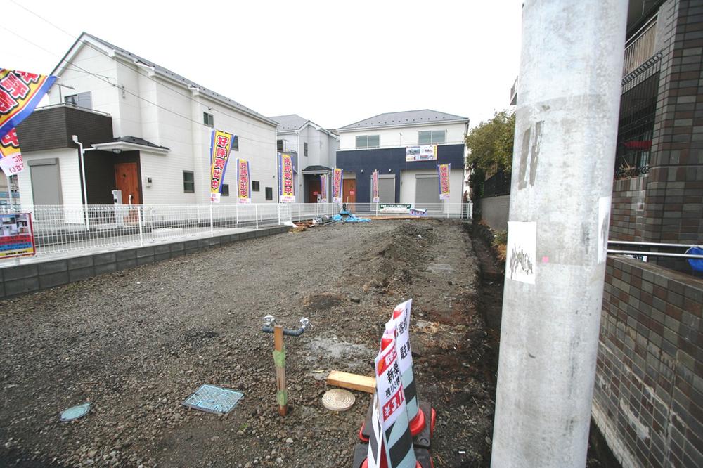 Local appearance photo. Local (12 May 2013) Shooting