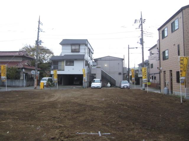 Garden. Building 3 is there is a large garden to the south
