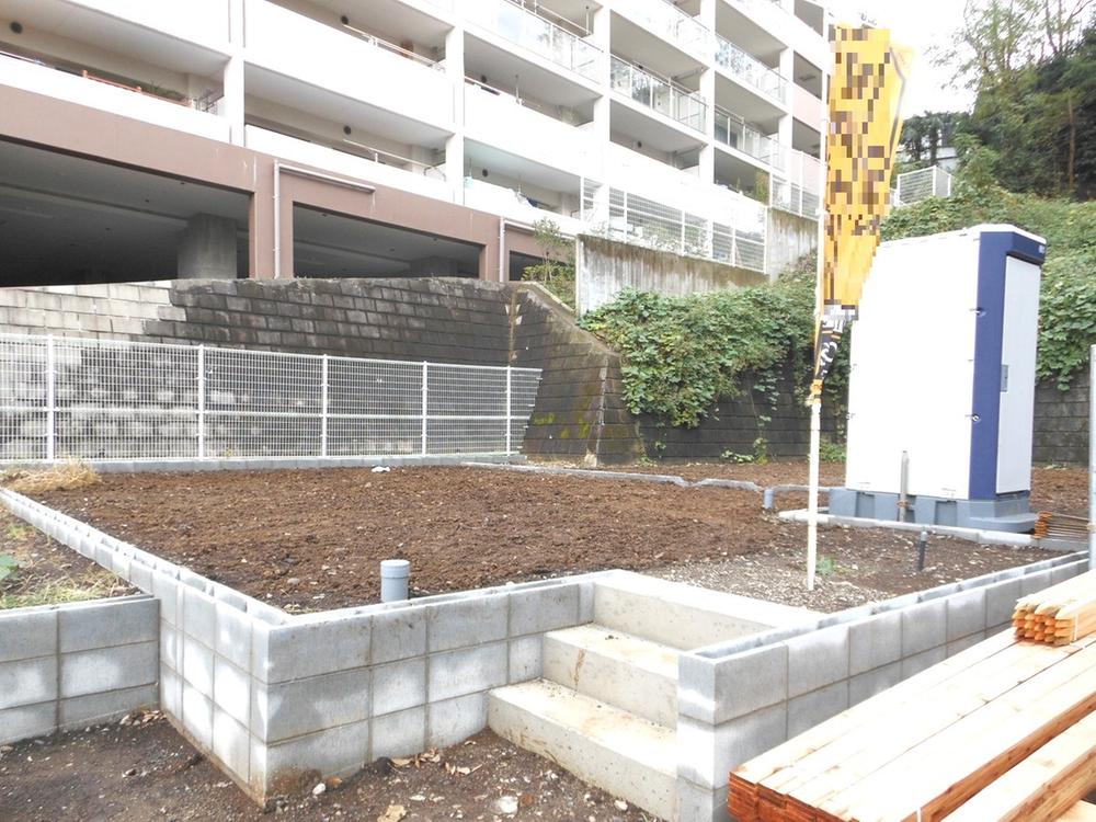 Local appearance photo. 4 Building