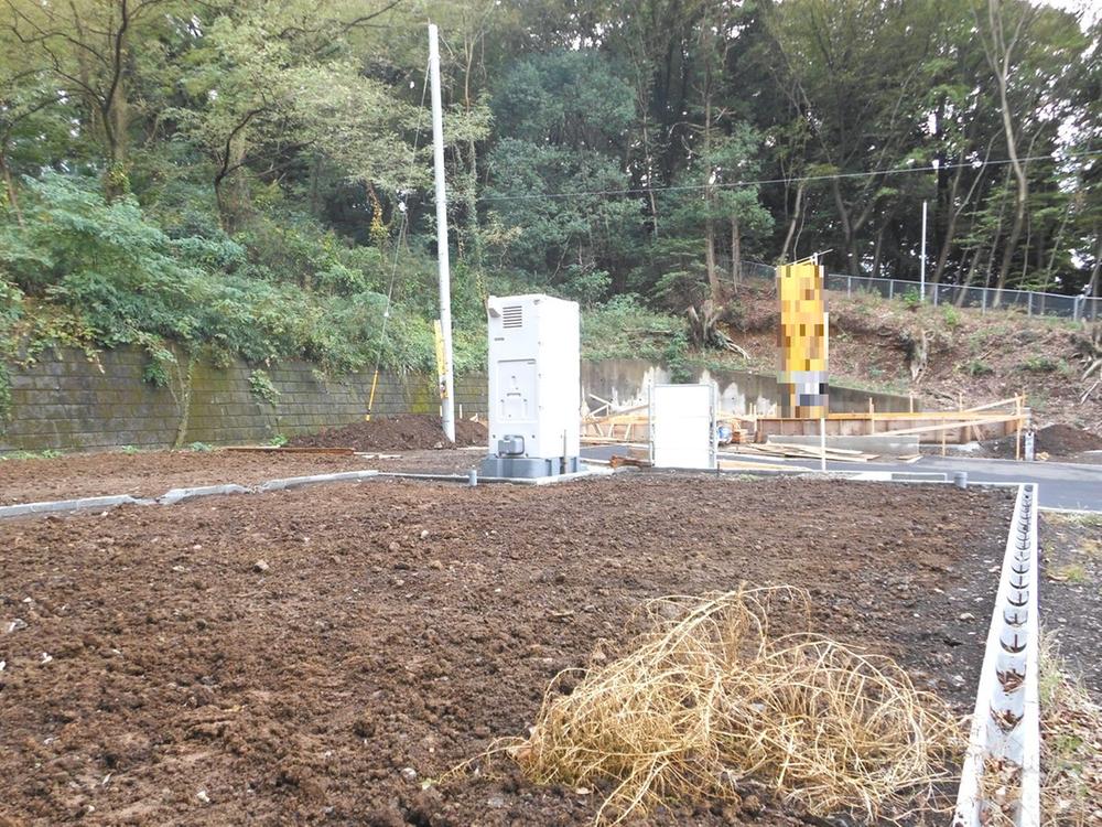 Local appearance photo. 4 Building