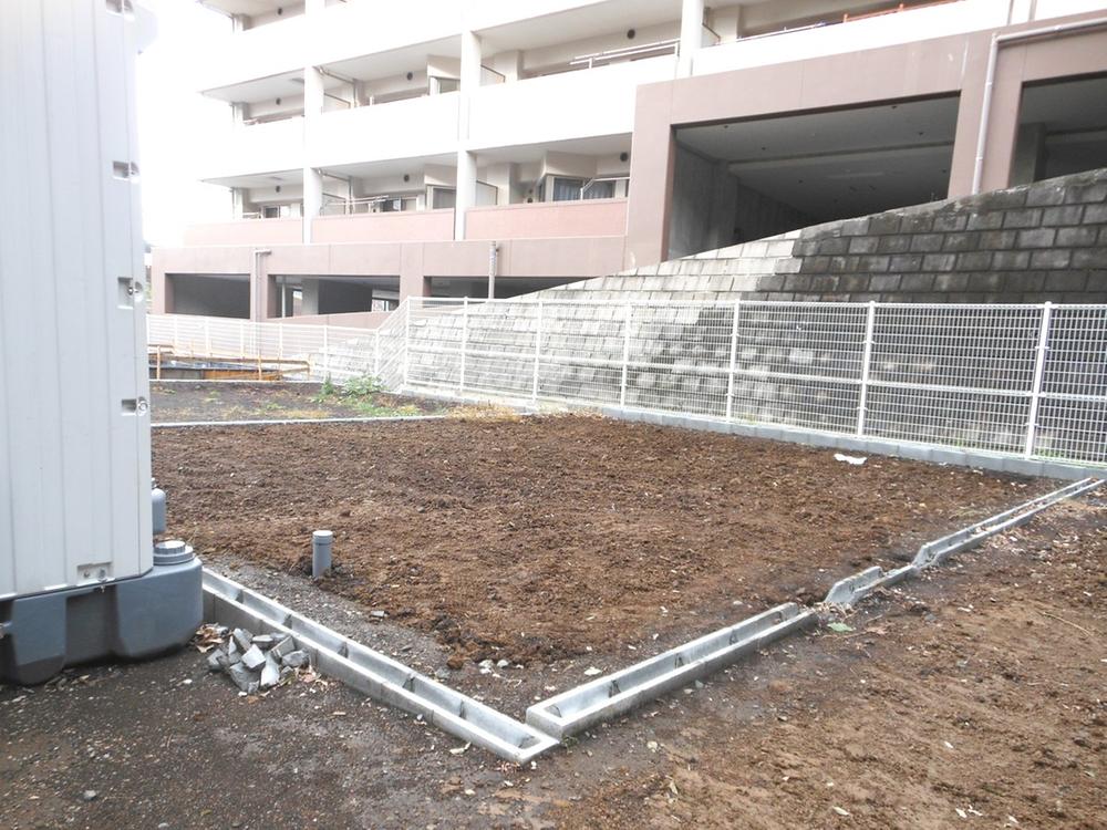 Local appearance photo. 4 Building