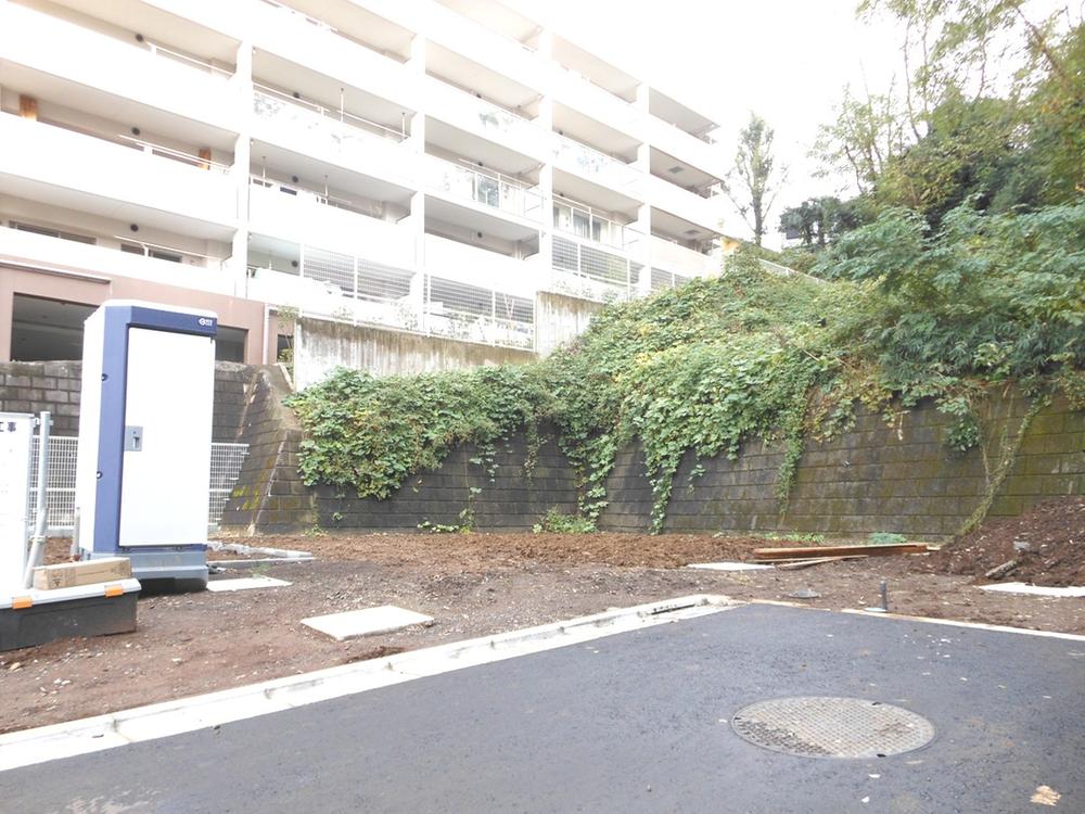 Local photos, including front road. 5 Building