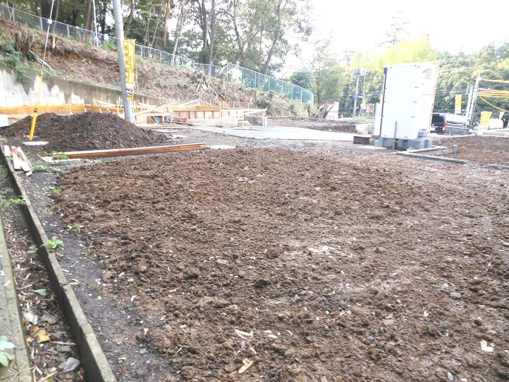 Local appearance photo. 5 Building