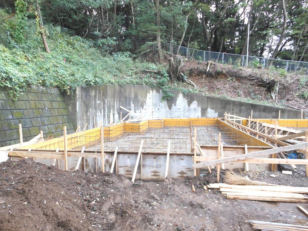 Local appearance photo. 6 Building