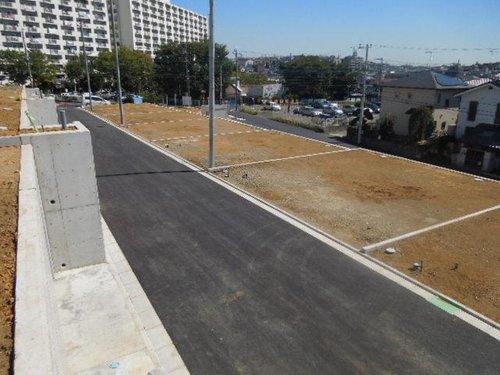 Local photos, including front road. Local (10 May 2013) Shooting