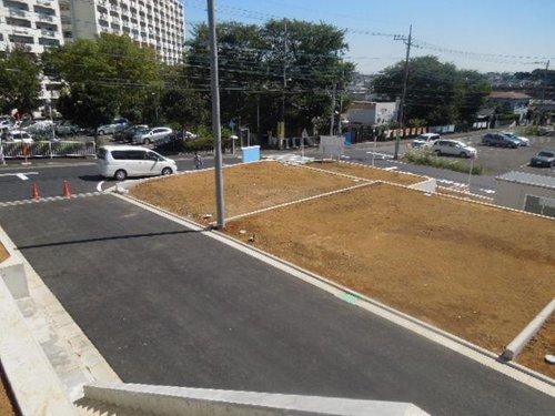 Local photos, including front road. Local (10 May 2013) Shooting