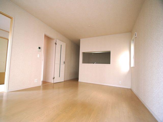 Same specifications photos (living). Same specifications