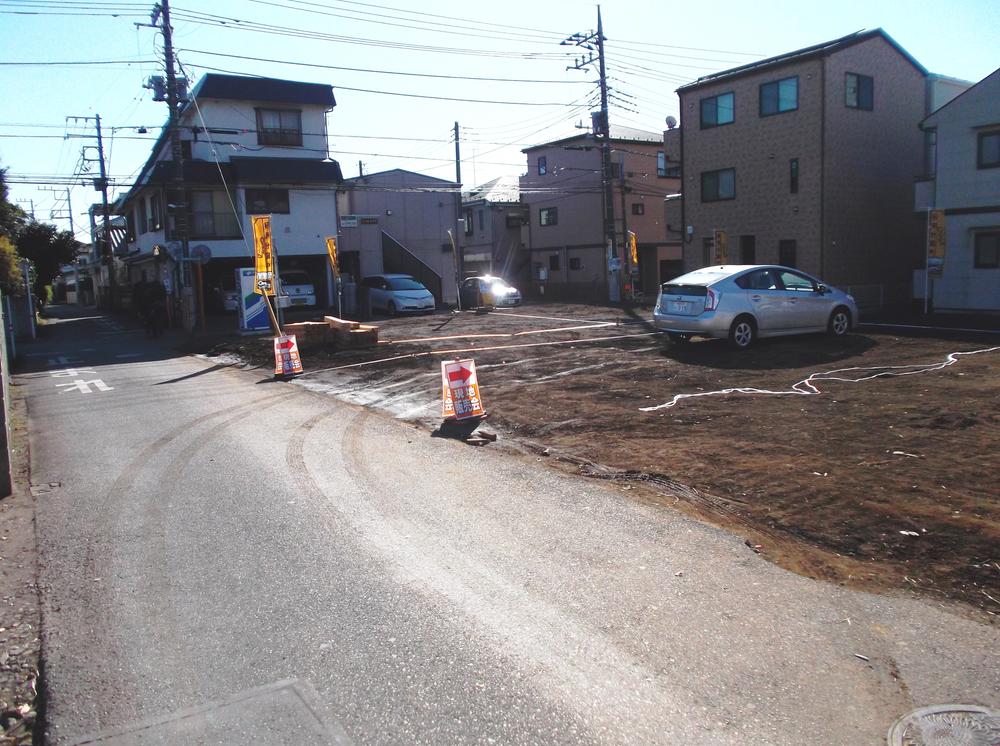 Local photos, including front road. Local (12 May 2013) Shooting