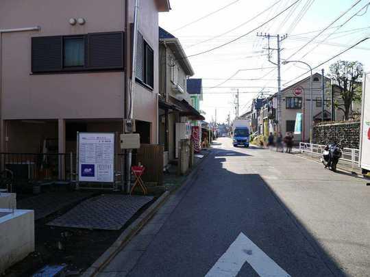 Local photos, including front road. A quiet residential area