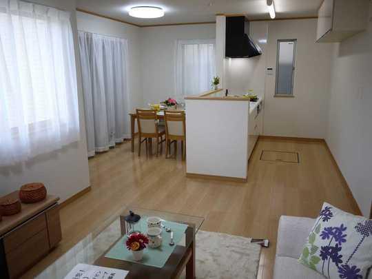 Same specifications photos (living). All room pair glass