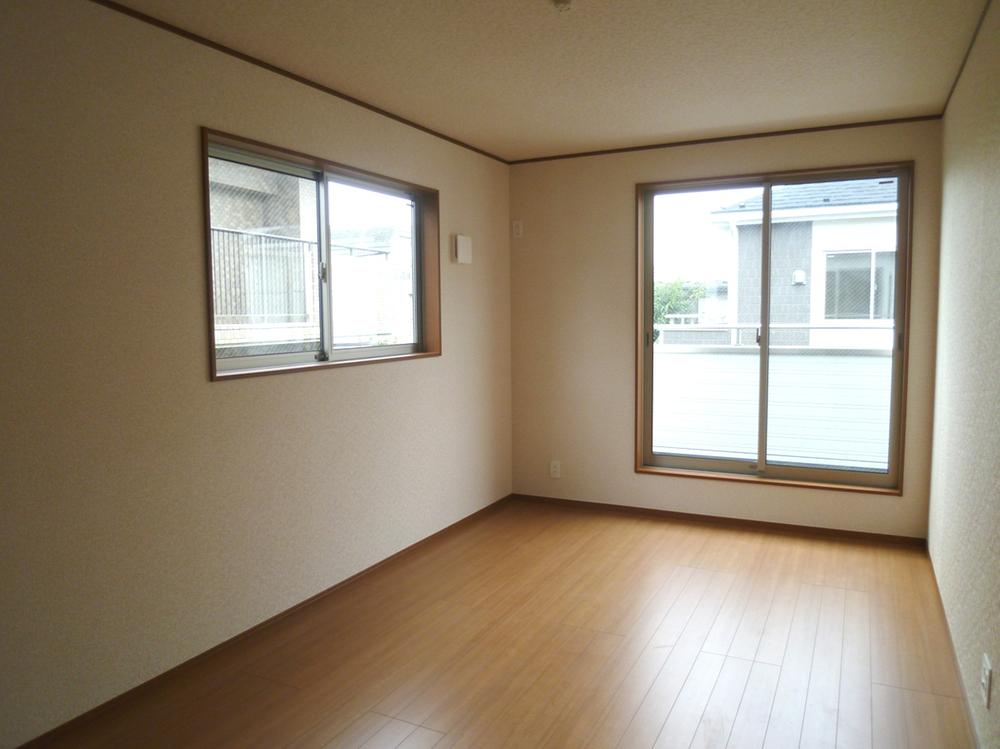 Non-living room. 1 Building