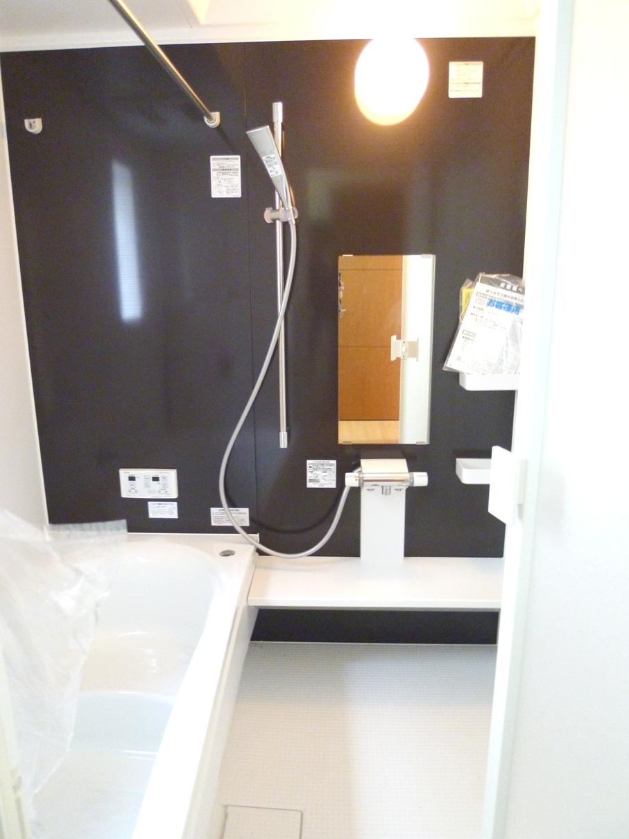 Bathroom. Building 2