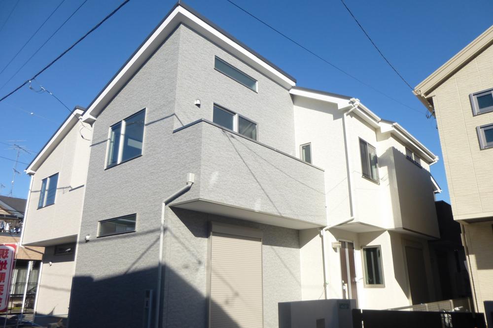 Local appearance photo. Building 2 19.9 Pledge of living room!