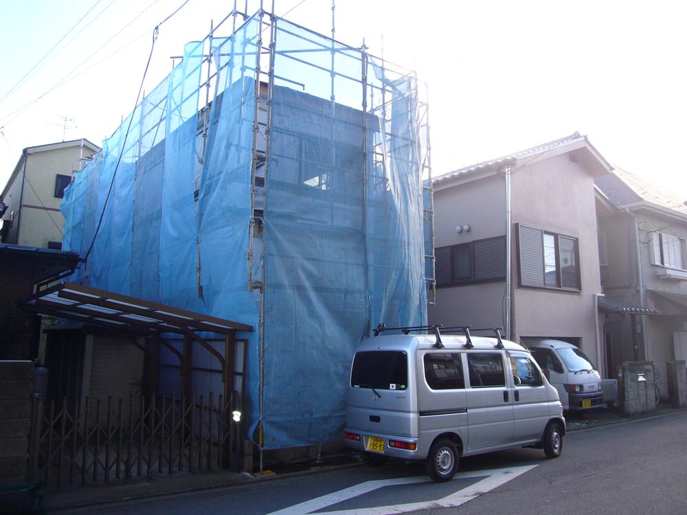 Local appearance photo. Local (12 May 2013) Shooting