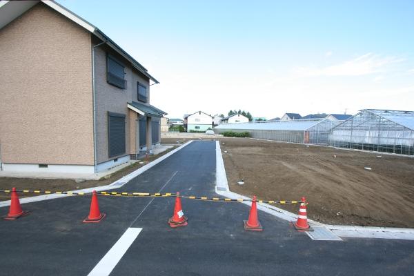 Local photos, including front road. Local (September 2013) Shooting