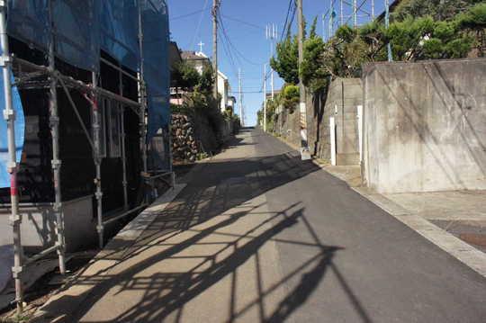 Local photos, including front road. Frontal road