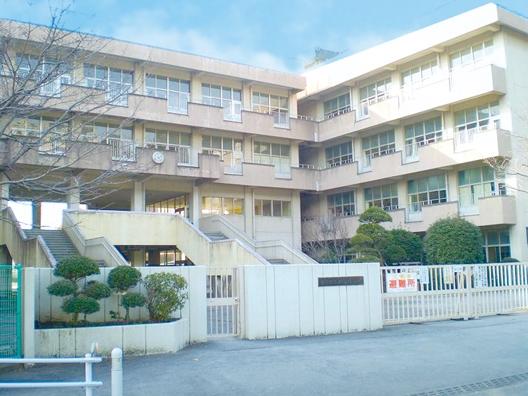 Primary school. Zama Municipal Iriya Elementary School