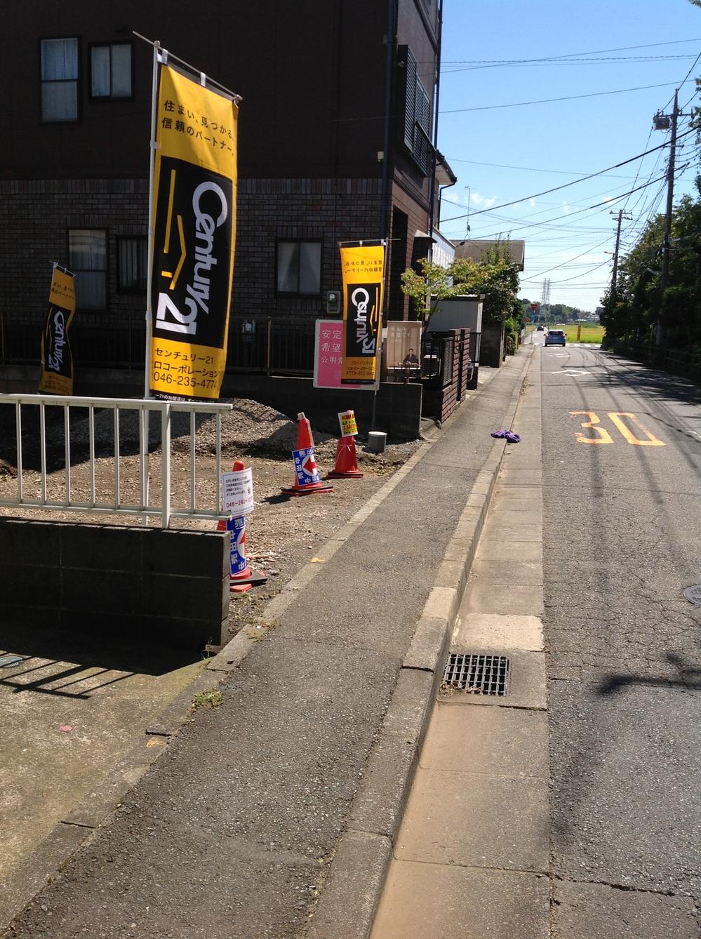 Local photos, including front road. Local (09 May 2013) Shooting