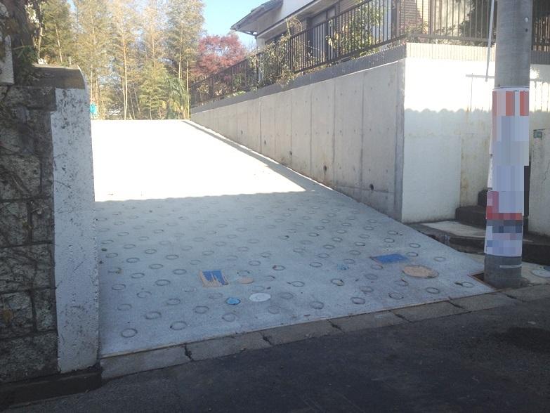 Local photos, including front road. Local (12 May 2013) Shooting