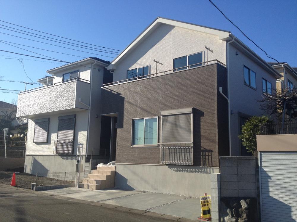 Local appearance photo. Building 2