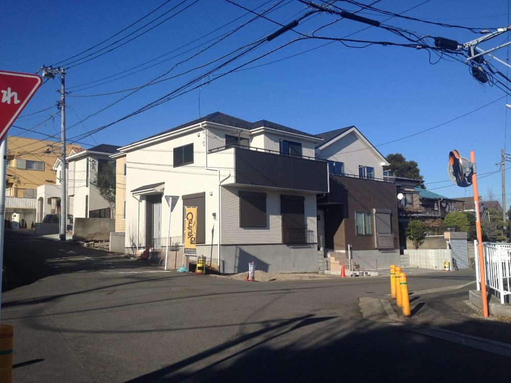 Local appearance photo. Local (12 May 2013) Shooting