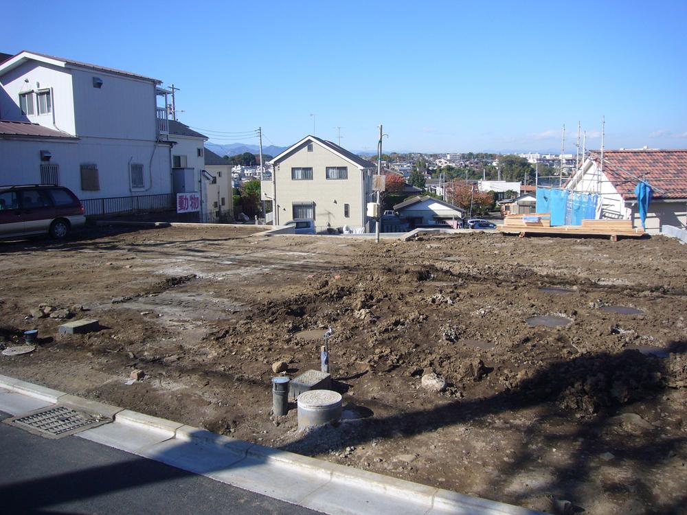 Local photos, including front road. Local (11 May 2013) Shooting