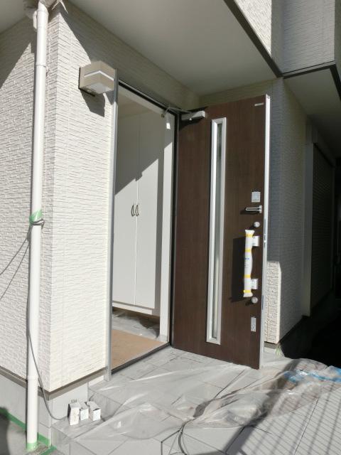 Entrance. Entrance (December 2013) Shooting