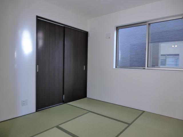 Non-living room. Indoor (12 May 2013) Shooting