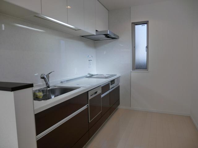 Kitchen. Indoor (12 May 2013) Shooting