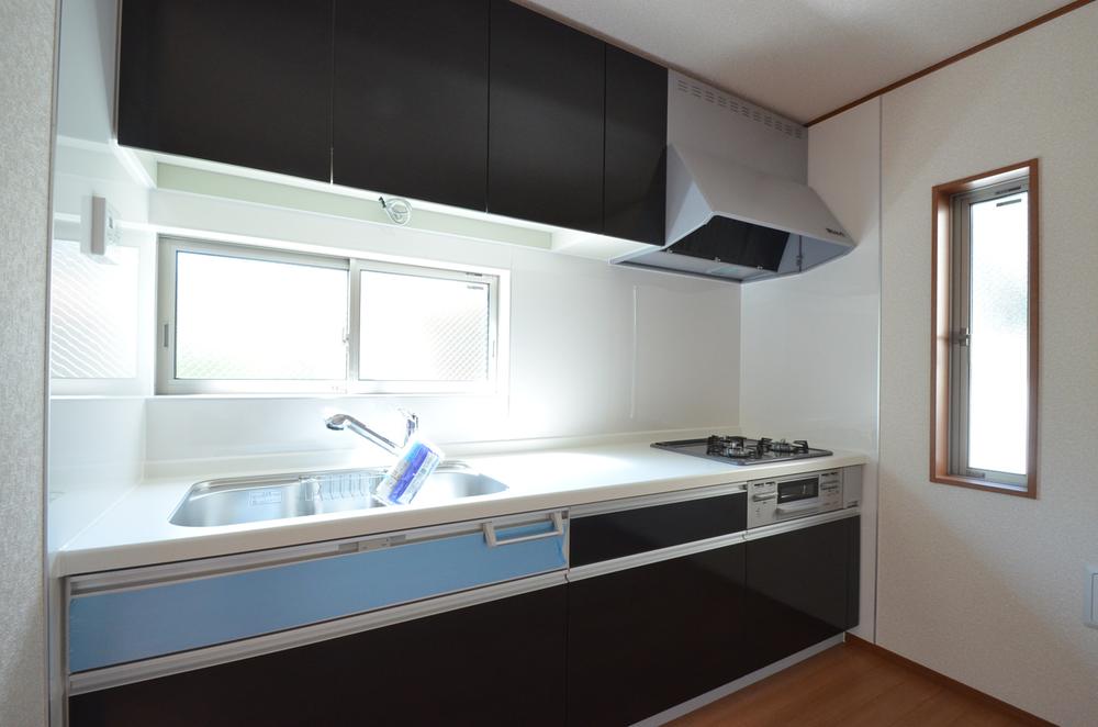 Kitchen. You can cooking fun in bright kitchen ☆