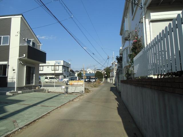 Local photos, including front road. Local (12 May 2013) Shooting