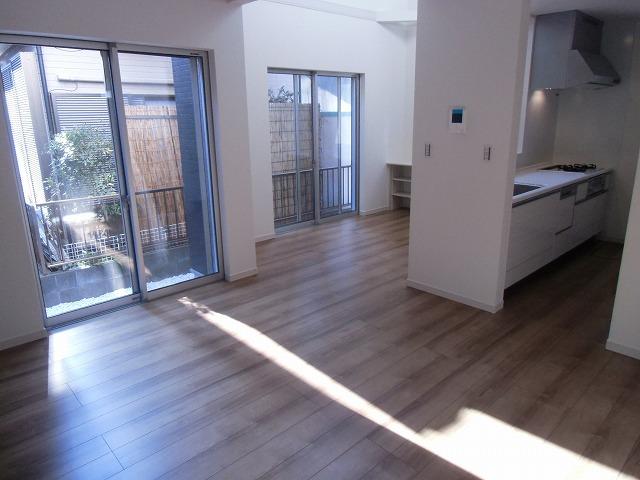 Living. Indoor (12 May 2013) Shooting