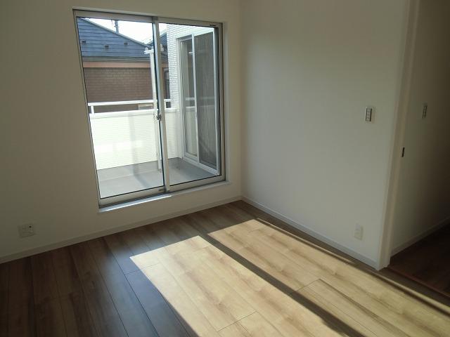 Non-living room. Indoor (12 May 2013) Shooting