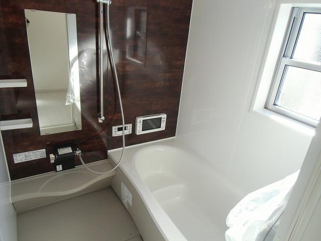 Bathroom. Indoor (12 May 2013) Shooting