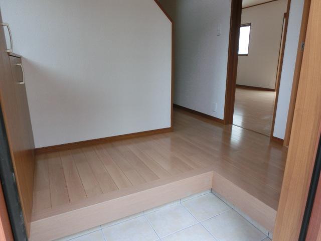 Entrance. Indoor (11 May 2013) Shooting