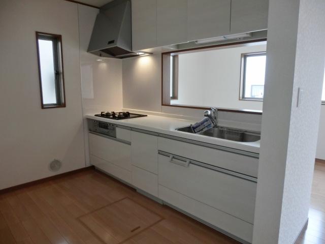 Kitchen. Indoor (11 May 2013) Shooting