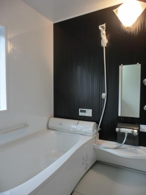 Bathroom. Indoor (11 May 2013) Shooting