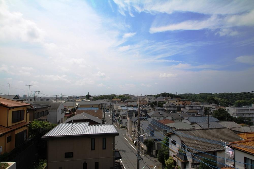 View photos from the dwelling unit. Local (August 2013) Shooting